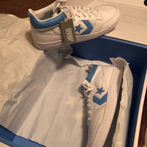 Jordan 2 and Converse *Limited Edition* two pack - Picture 6 of 7